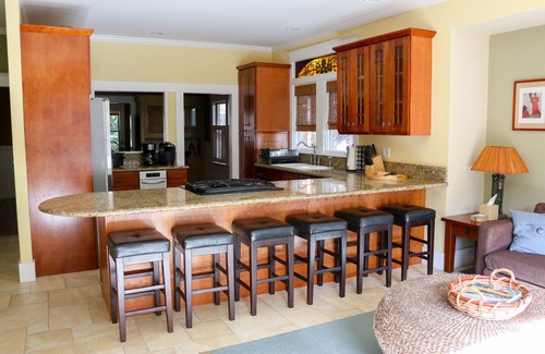 Eastside Santa Cruz House | Ocean View ~ Steps to the Beach ~ Family Ohana friendly