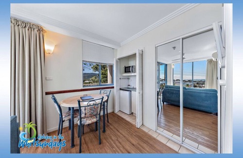 Airlie Beach Apartment | Ocean view studio unit