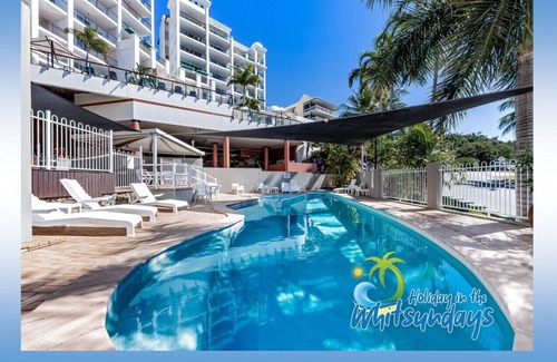 Airlie Beach Apartment | Ocean view studio unit