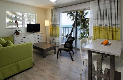 Islamorada Resort | Ocean view Studio w/kitchenette, Pool, Free Parking & Pet Friendly