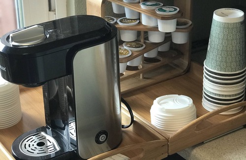 Makakilo City Apartment | Ocean View StudioHot TubParking (Min) 30 Day rental