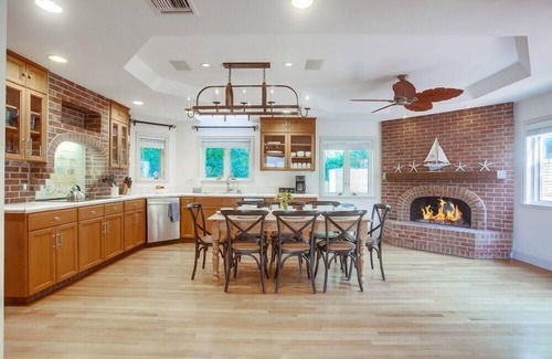 Beach Barber Tract Villa | Ocean View Villa * 2 Levels * Rooftop Sun Deck