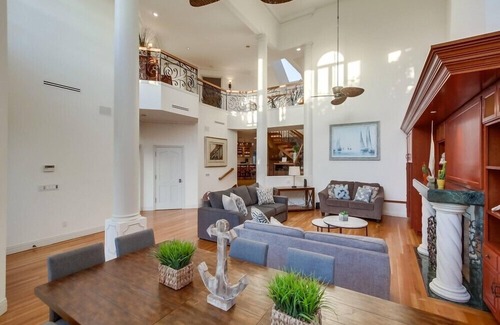 Beach Barber Tract Villa | Ocean View Villa * 2 Levels * Rooftop Sun Deck