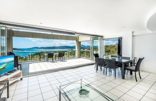 Hamilton Island Apartment | Ocean View Villas