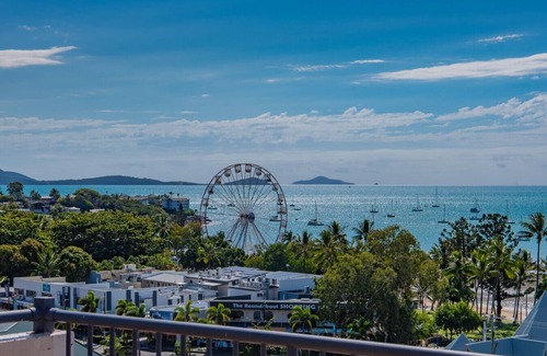 Airlie Beach Apartment | ★OCEAN VIEWS 10 1 bedroom apartment ★