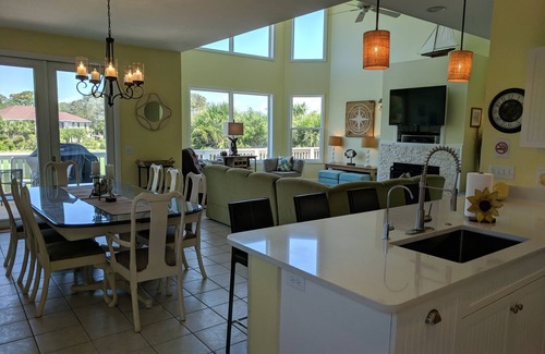 Saint Helena Island House | Ocean Views! 5 star reviews, easy beach access. Cards, cart incl, 1000 savings!