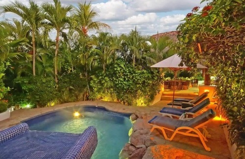 Almacen Villa | Ocean Views and a Garden to Fall in Love With