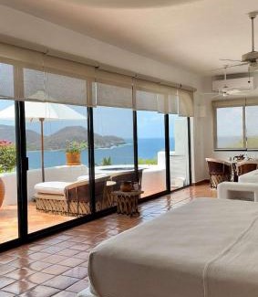 Almacen Villa | Ocean Views and a Garden to Fall in Love With