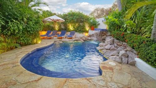 Almacen Villa | Ocean Views and a Garden to Fall in Love With