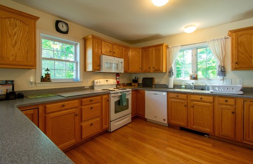 Hulls Cove House | Ocean Views from every room.Enjoy nearby beach and Acadia National Park Entrance