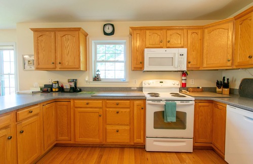 Hulls Cove House | Ocean Views from every room.Enjoy nearby beach and Acadia National Park Entrance