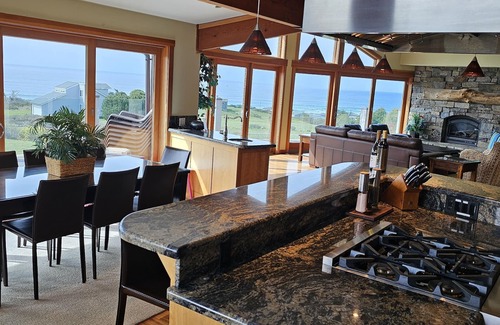 Sereno del Mar House | OCEAN VIEWS FROM EVERY ROOM! - WALK TO BEACH! - FREE WIFI! - 3,300 sqft