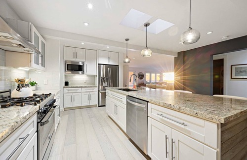 Sunset Cliffs House | Ocean Views w Stunning Sunsets by the Firepit!