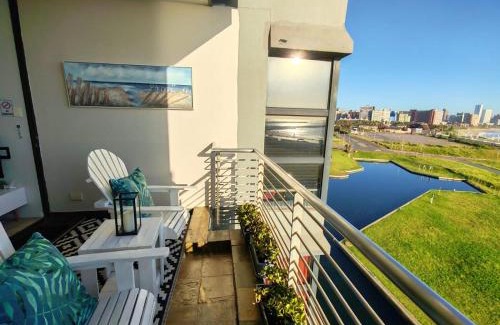 Durban Point Apartment | OCEAN WHISPER I - Back up power, 2 Adults & 2 Kids, Sea facing