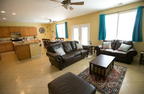 Hollister House | Oceana House Pool 2300SF 5B3B close to everything