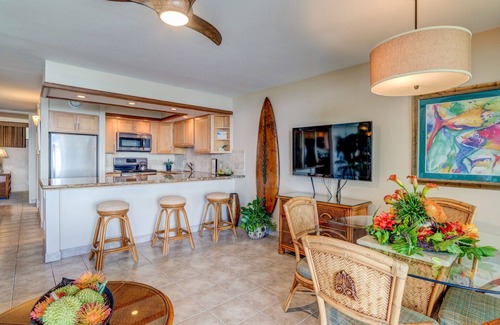 Historic Lahaina Front Street Condo | Oceanfront 1bd condo with endless ocean views