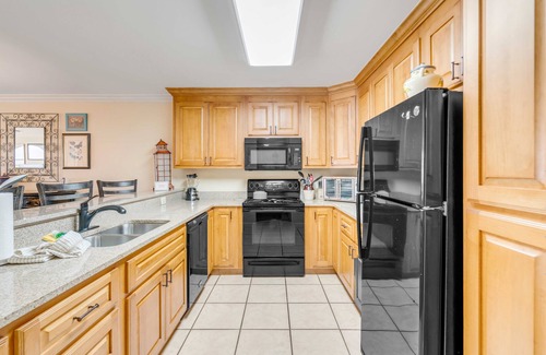 Isle of Palms Condo | Oceanfront 2BR, 2BA Condo in Wild Dunes! Community Pool! Great View Looking at the Atlantic Ocean!