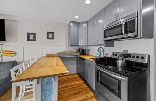 Charleston County Condo | Oceanfront 2nd Floor Condo! Community Pool & Fishing Pier! In the Heart of IOP!