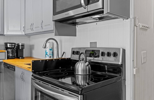 Charleston County Condo | Oceanfront 2nd Floor Condo! Community Pool & Fishing Pier! In the Heart of IOP!