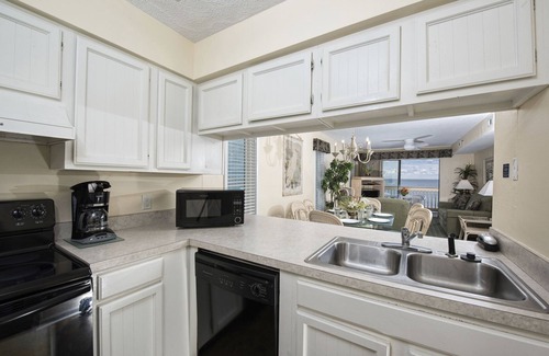 Atlantic Beach Condo | Oceanfront 3BR Retreat w/Beach Access