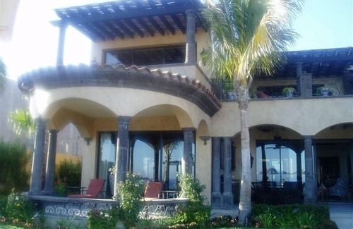 Paraiso Escondido House | Oceanfront 4-Bedroom Home w/Pool, June 1 - 15 2026