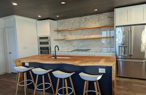 Sunset Cliffs Condo | Oceanfront beach living in an amazing modern condonn