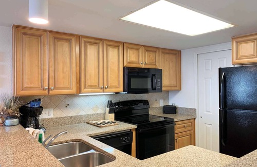 Briarcliffe Acres Condo | Oceanfront Condo with King Bed & Amenities!