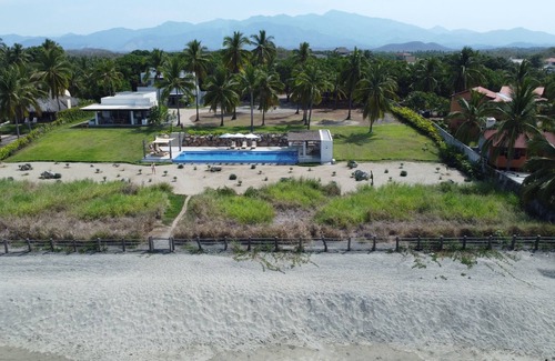 Saladita Villa | Oceanfront Casa Sonna Mango Suite- 2BDR Designer Villa in La Saladita, Mexico