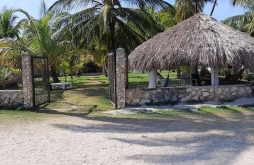 El Porvenir Cabin | Oceanfront cabin! Private beach