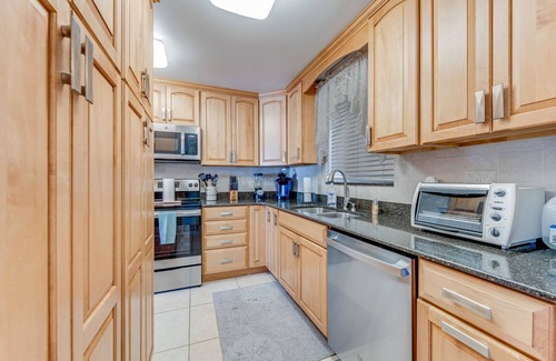 Ormond Beach Condo | Oceanfront Charmer