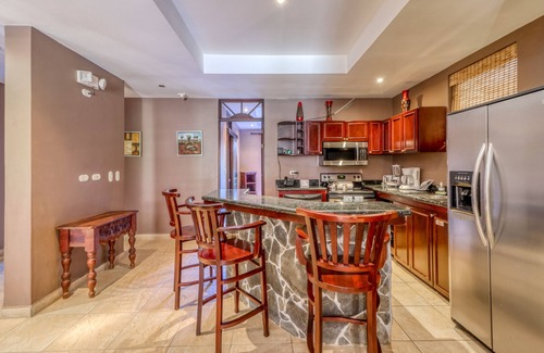 Barrio Los Villalobos Apartment | Oceanfront condo with pool, upscale atmosphere, & great location