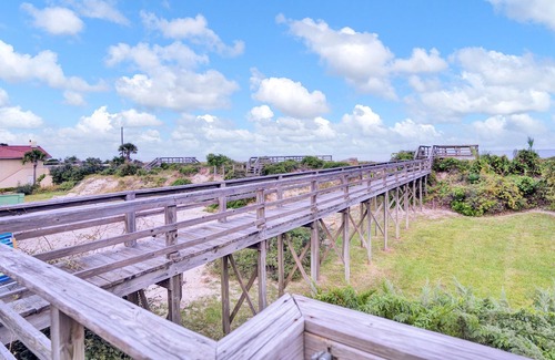 Fernandina Beach Cottage | Oceanfront Cottage with Private Walkway to the Beach