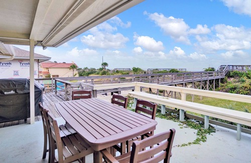 Fernandina Beach Cottage | Oceanfront Cottage with Private Walkway to the Beach