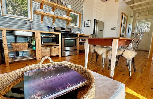 Chimney Corner Cottage | Oceanfront Cottage with Stunning Views 2 nmin. to Beach, near Cabot Trail & Park