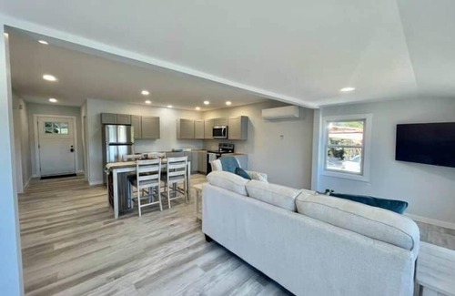 Steuben House | Oceanfront Cottage on Private Island