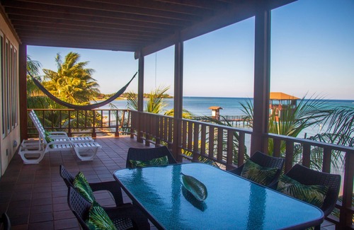 Antoneys Cay House | Oceanfront! Diving, Snorkeling, Kayaking on site. Turtle Casa GAMING SUITE