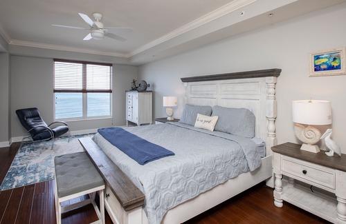 Bridgeport Heights Condo | Oceanfront high-rise Condo!