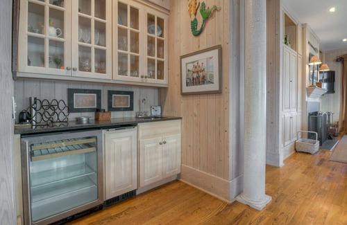 Litchfield by the Sea House | Oceanfront Home with pool access located in Charlestowne Grant community in Litchfield By the Sea.