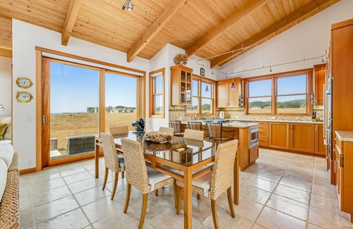 Sea Ranch House | Oceanfront home with private hot tub, beautiful courtyard & shared pools/saunas