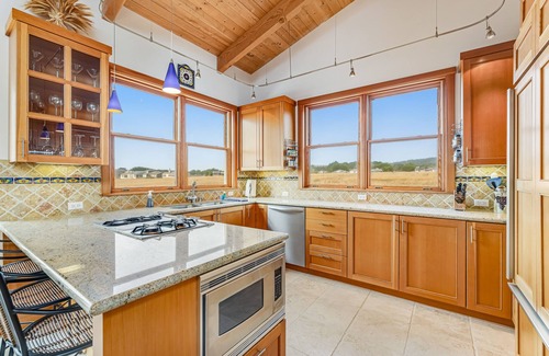 Sea Ranch House | Oceanfront home with private hot tub, beautiful courtyard & shared pools/saunas