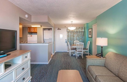 Golden Mile Condo | Oceanfront King Condo 5th Floor with Breakfast