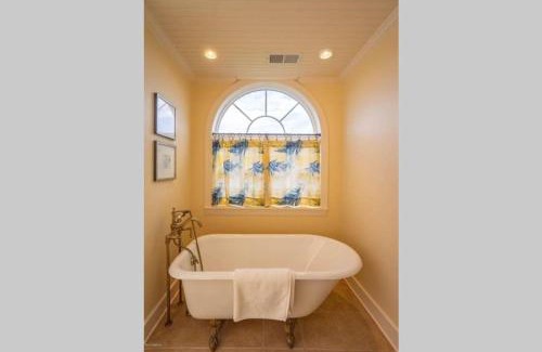 Beachwalk House | OCEANFRONT luxury 5 BR home in gated Harbor Island Community