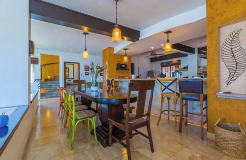 Isla Mujeres Villa | Oceanfront Luxury at Casa De Las Palmas/Isla Mujeres/8BR/10BA/Sleeps 16
