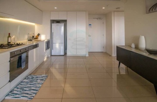 Darwin City Centre Condo | Oceanfront Marvel: Harbour View ~ Pool ~ Parking