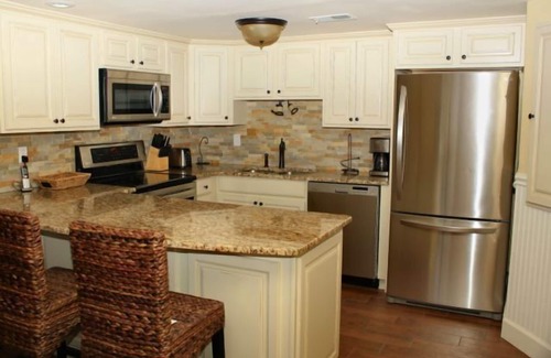 Crescent Beach Condo | Oceanfront Pet Friendly 3 BR Condo