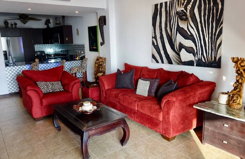 Barrio Los Villalobos Condo | Oceanfront Perfection at The Palms, Playa Jacó