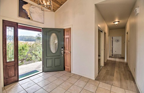 Point Arena House | Oceanfront Point Arena House with Lovely Deck!