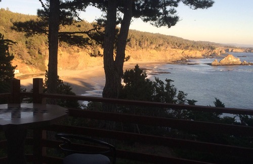 Anchor Bay Apartment | Oceanfront Room with Direct Beach Access