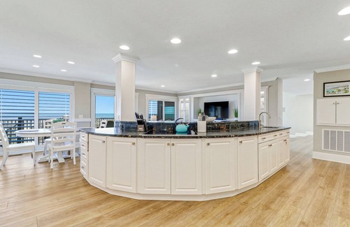 Palmetto Dunes House | Oceanfront stunner w/private pool & spa, game rooms, outdoor kitchen & more!