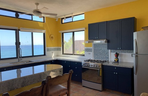 El Sargento House | Oceanfront w/private beach access El Sargento/La Ventana, 4bd, 3 ba w/lockout